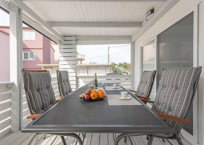 Summer Apartment Turanj